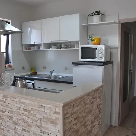Apartment Mirna